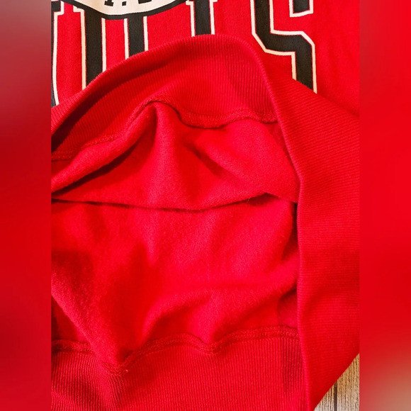 NBA Women's Size XXL Chicago Bulls Logo Sweatshirt Red Black Soft Long Crewneck - Picture 6 of 8